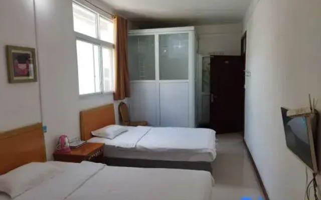 Neixiang Yijia Hotel