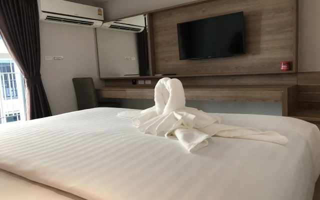 May Hotel