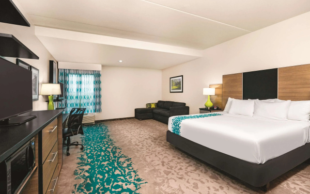 La Quinta Inn & Suites by Wyndham Cleveland near Lee Univ