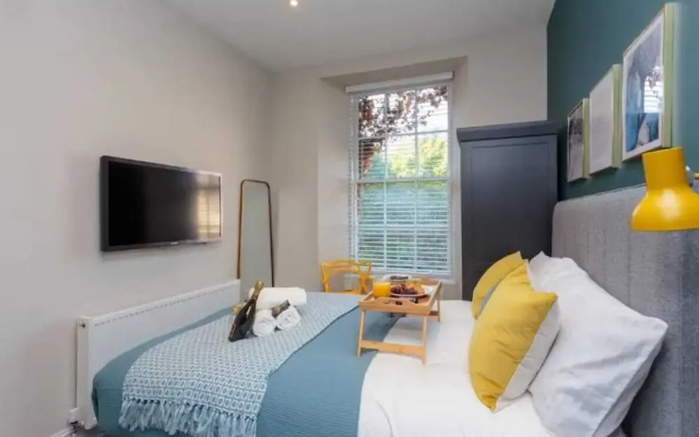 2bed 2bath Apartment Beneath Edinburgh Castle