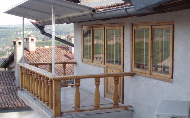 Hotel Bela Neda Велико Тырново вид на фасад