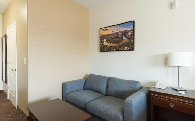 Landmark Inn and Suites