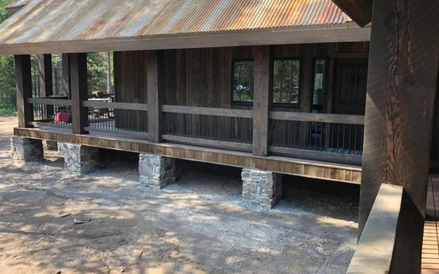 Yellowstone Crossing Lodge