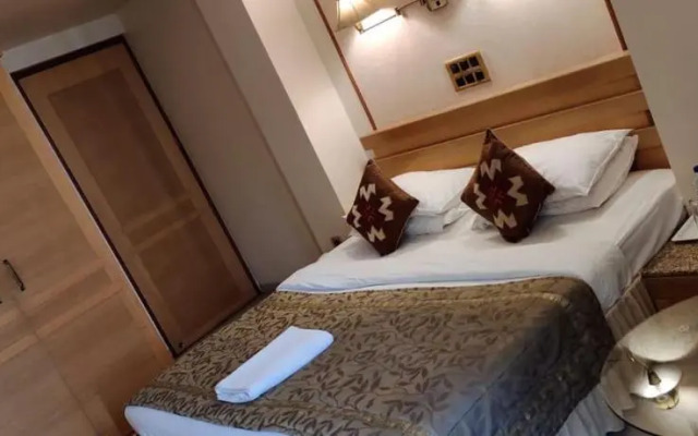 Hotel Deccan Royaale