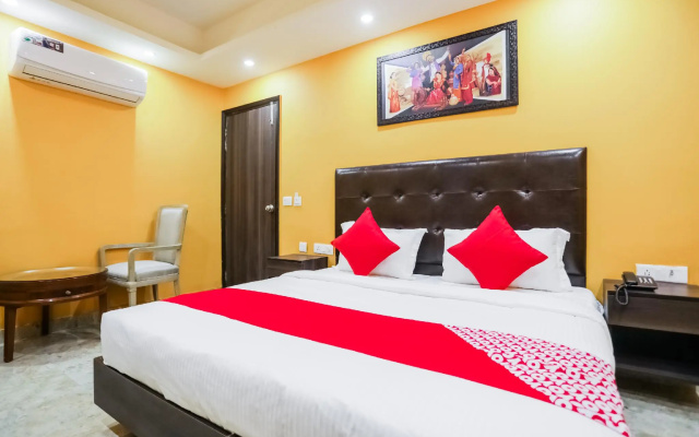 OYO 69392 Hotel Taj Home Stay