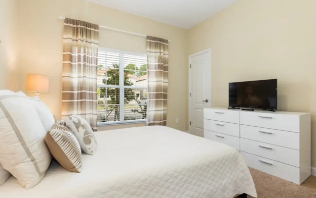 Paradise Palms 2951