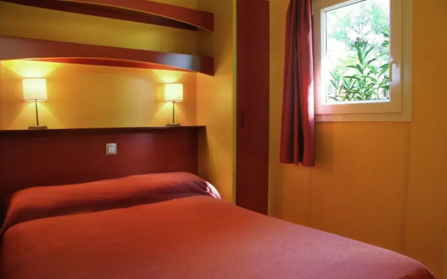 Chalet With air Conditioning on Beautiful Park