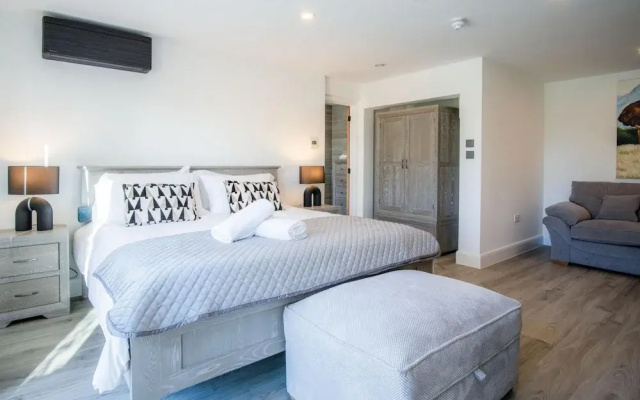 Suite 10 - Sleeping Giant Hotel - PEN Y CAE Inn