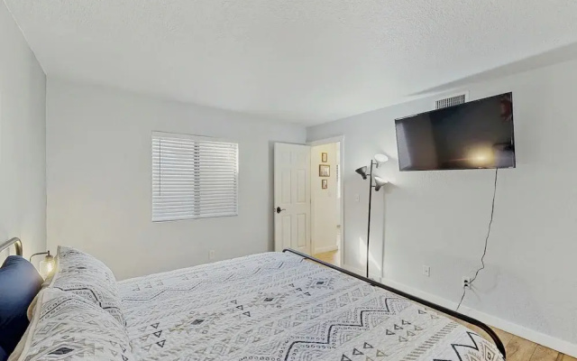 1 BR Condo in Tucson, Mountain Views