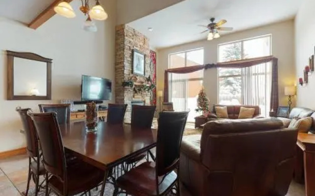 Whispering Pines 924