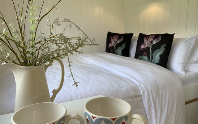 St. Kew Shepherd Huts