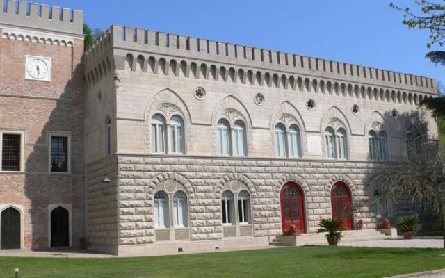 Отель Castello di Lispida Италия, Региональный парк Colli Euganei - отзывы, цены и фото номеров - забронировать отель Castello di Lispida онлайн вид на фасад