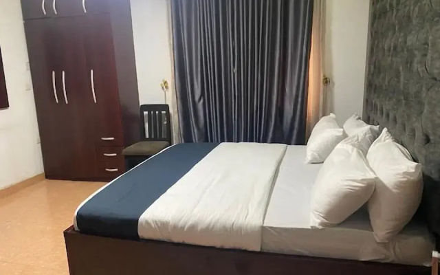 Mega Pavilion Suite and Apartment