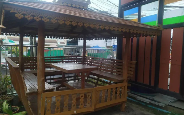 PonTaWin Budget Hotel
