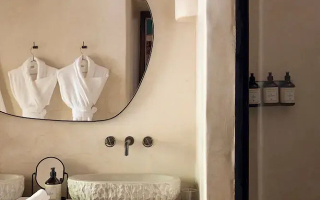 Nobu Riad