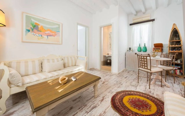 F Fine Suites- Adults Only