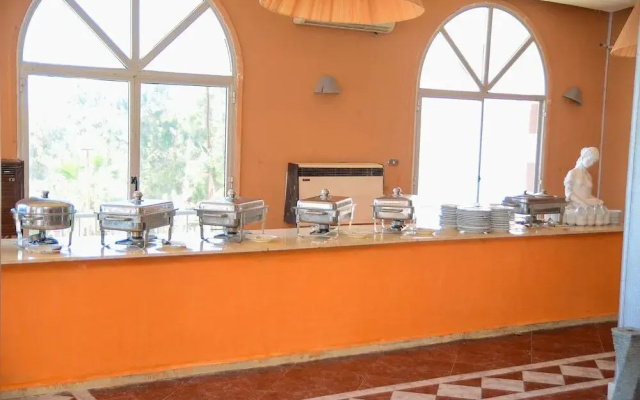 Plan B El Montazah Hotel