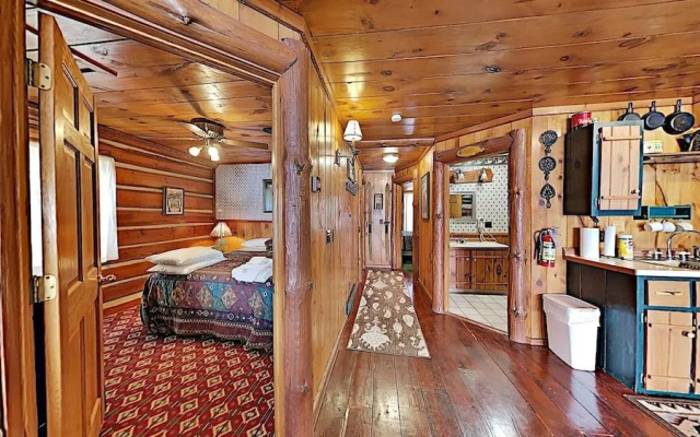 Grand Pines Cabin Number 2