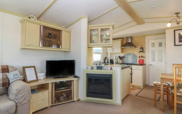 Tir Glyn Caravan