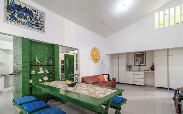 House w. 5-br and Pool 200m From the Beach Fpl0228