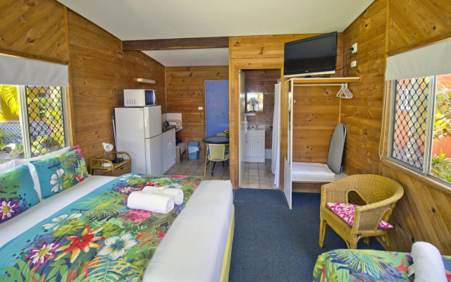 Bargara Gardens Motel & Holiday Villas
