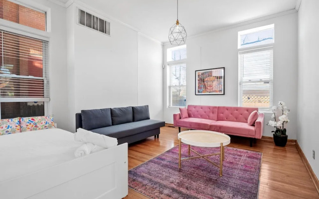 Massive Downtown Area Home... sleeps 14