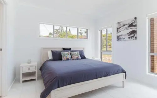 5 Bent Street - huge house with Foxtel & Aircon