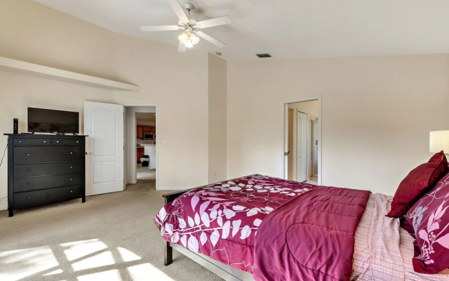 Pool : Games Room : Garden Tub : Gated