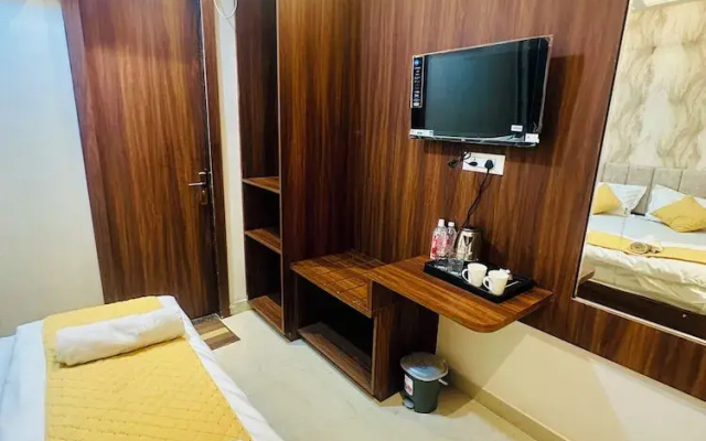 Hotel Deep Palace