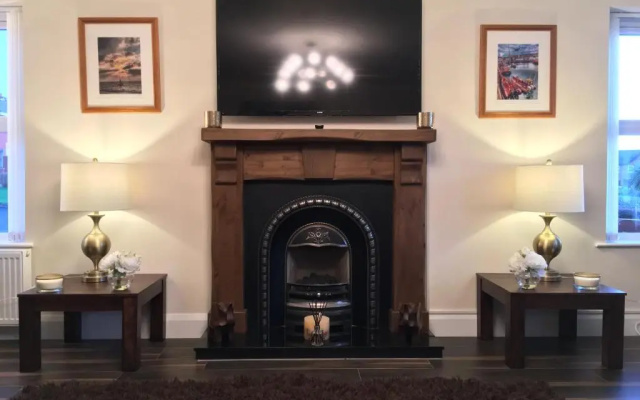 The Grove, Portrush (Sleeps 14) 6 bedrooms.