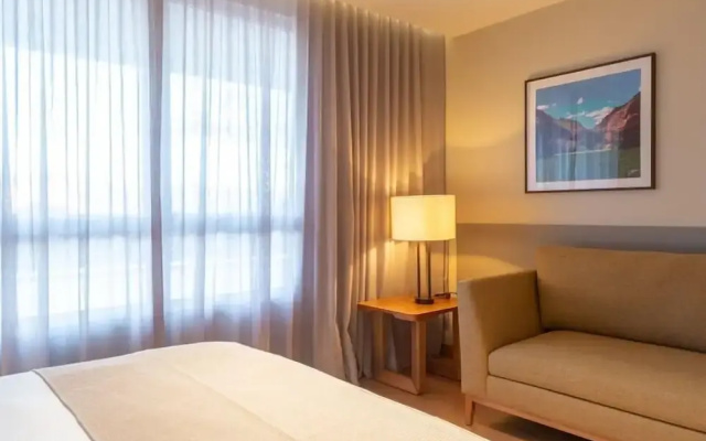 Mona Hotel