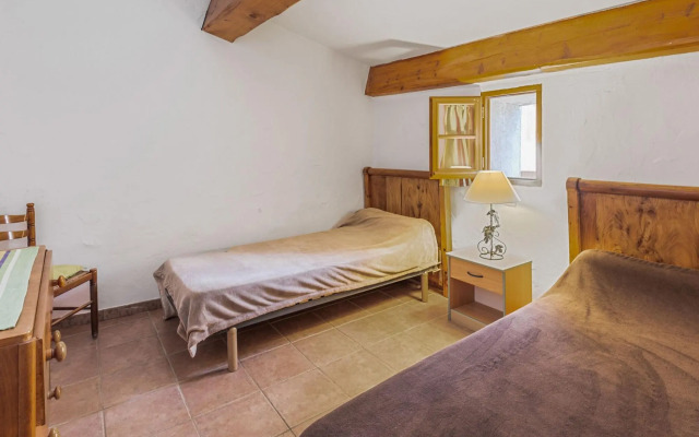Welcoming Holiday Home in Tautavel with Balcony