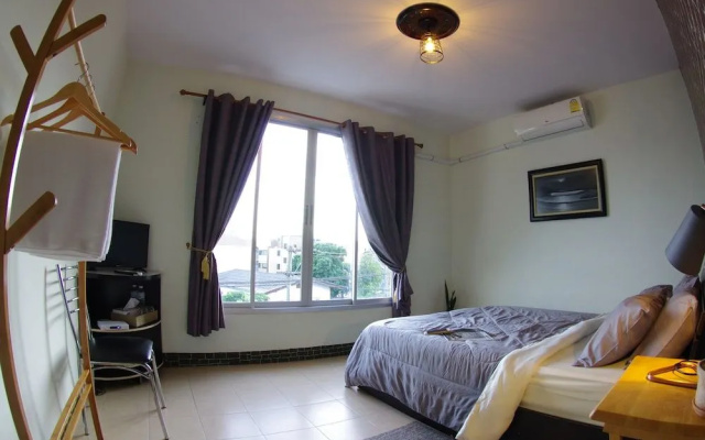 Non-Len Hostel