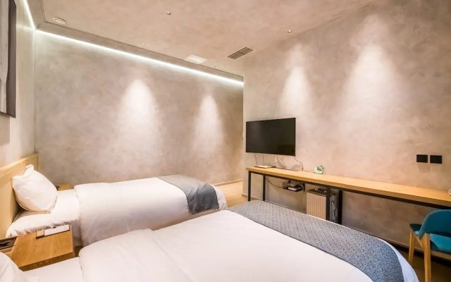 Bi Foli Hotel