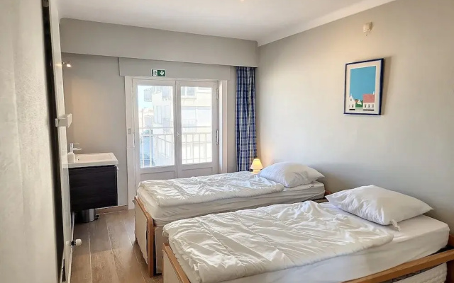 Apartment Albertstrand With Stunning Seafront View