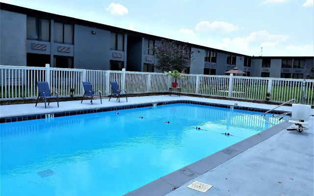 Madison Inn and Suites