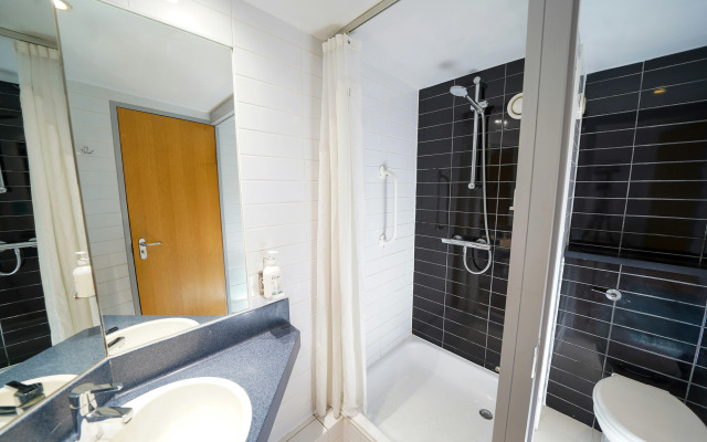Holiday Inn Express Leeds East by IHG