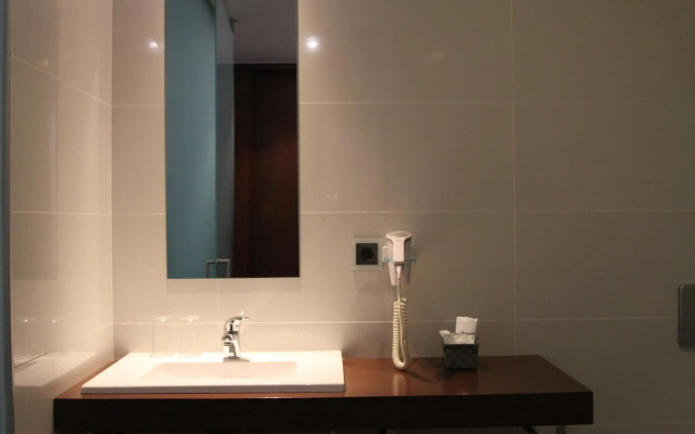 Lazza Hotel