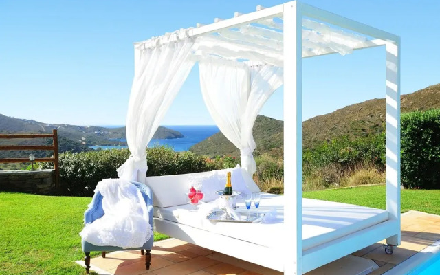 Dreamy Villa With Pool & Sea View in Andros, 4 Bedrooms