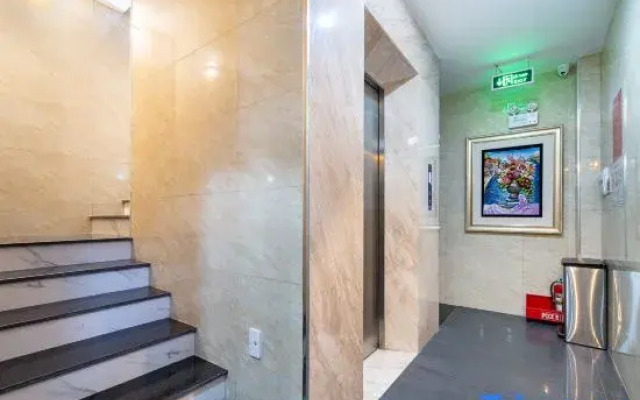 Golden Lunar Hotel - Bui Vien Walking Street, District 1