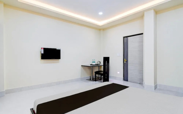 Premium Collection O Joka Industrial Plaza