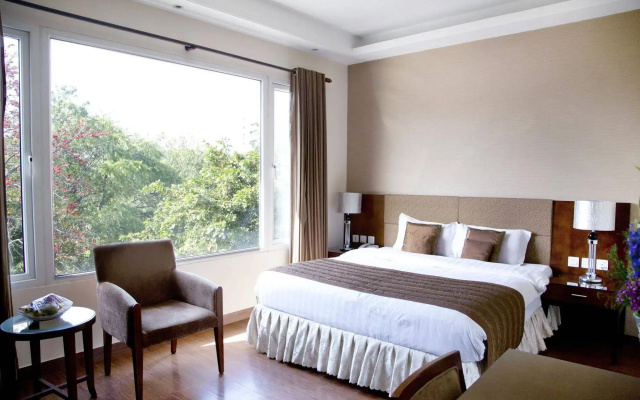 Alpina Hotels & Suites