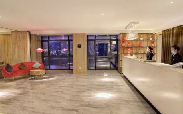 Homeplus Holiday Hotel (Chongqing Hongyadong)