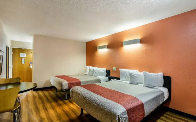 Days Inn Libertyville