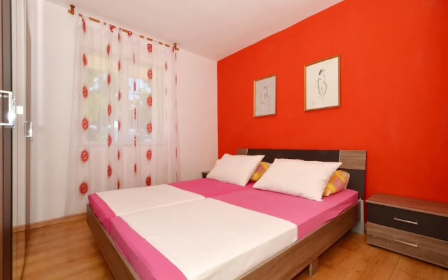A - Large apt With big Terrace, Next to the Beach