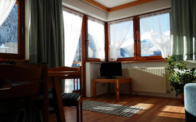Collina Hotel Garni