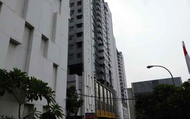 Roomy Studio Menteng Square Apartment By Travelio
