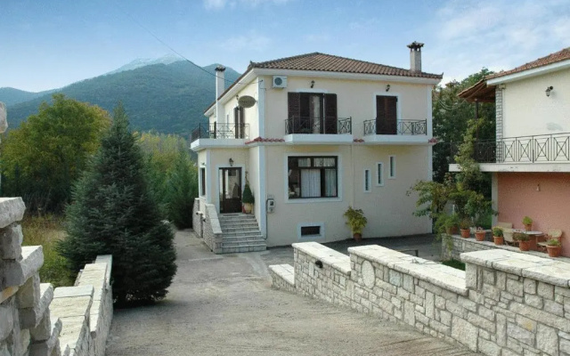 Aroanios Hotel