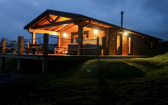 Bryn Eiddon Log Cabin