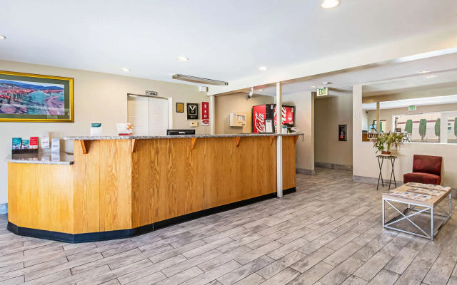 Sutter Inn